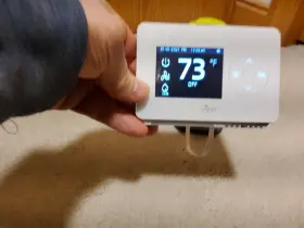 8-period Vine 795787132203 Smart Wifi 7-day/8-period Programmable Thermostat Model Tj-225 Open Box