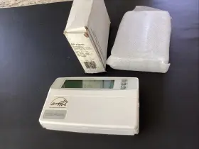 T8611m20334 Water-furnace New Ta32w01 Non-programmable Auto-changeover Digital Thermostat