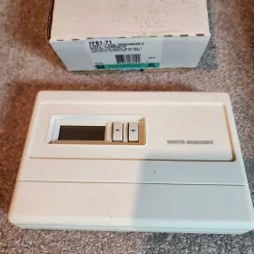 1f81-71 White-rodgers 786710080104 New Thermostat 5/2 Day Programmable 2heat/2cool
