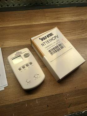 Wolf Steel 629169043996 - Nt151hcpv 1h/1c 5/2-day Vertical Programmable Thermostat