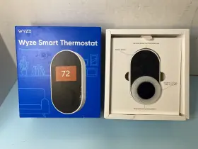 Wyze 810083470184 7 Day Smart Programmable Thermostat Model Wtherm New
