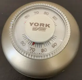 025-18019 York Vtg York/honeywell Round Thermostat Heating Cooling / Original Box Instructions