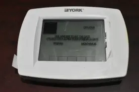 Th8320u1032 York American Standard Programmable Thermostat Nos