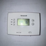 Honeywell Thermostat 50061478-004 W/batteries Used. Price: $14.95.