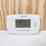 Honeywell TB7220U1004 Ultrastat Commercial 7-DAY Programmable Thermostat Used. Price: $85.50.