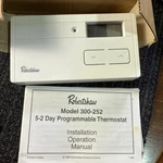 Thermostat Digital Robertshaw 300-252 Economy Model Open. Price: $35.00.