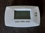 Honeywell RTH7500D Thermostat 7-DAY Programmable Used. Price: $16.00.