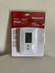 New: Thermostat Honeywell Home Week Programmable RTH221B1000 Heat Cool. Price: $14.99.