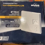 Honeywell TH109PROPLUS 240VAC Two Or Four Wire Digital Non Programmable New. Price: $39.99.