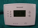 Honeywell RTH221B1039 7-DAY Programable Thermostat Used. Price: $15.00.