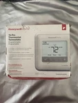 Nwb Honeywell TH421OU2002 Programmable Thermostat New. Price: $30.00.