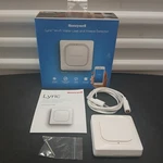 Honeywell Lyric Wi-fi Water Leak And Freeze Detector RCHW3610WF Open. Price: $45.00.