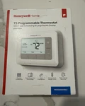 Honeywell Home T5 Programmable Thermostat 7-DAY Digital Display Push Button New. Price: $34.99.