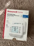 *new* Honeywell Home X2P Single-stage Programmable Thermostat (RTH21B-2PK) *nib*. Price: $44.00.