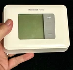 Honeywell Home Thermostat Model RTH5160D1003 2208 + UWP12 Mount Plate Used. Price: $19.59.