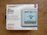 Honeywell Home T6 Programmable Thermostat Digital Display TH6220U2000 New. Price: $45.00.