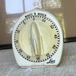 Vintage Lux Mechanical Kitchen Timer Cp 2428 Manual White Plastic Minute Minder Used. Price: $13.99.