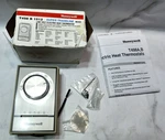 Honeywell T498B1512 120/240VAC 22A 40-80F Nsmp Electric Heat Thermostat Nos New. Price: $61.97.