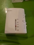 Robertshaw 1 Heat / Cool Vertical Mechanical Mercury Free Thermostat 9200V Used. Price: $14.00.