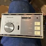 Honeywell Thermostat Model T8100A1005 Microelectronic Fuel Saver Open. Price: $14.00.