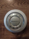 Honeywell Home 50008436-001 Round Heat Only Manual Thermostat Temperature Clean Used. Price: $19.99.