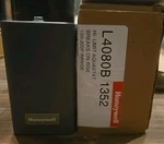 Honeywell Home L4080B1352 Aquastat,range 100 To 200F 1-1/2 3" New. Price: $74.00.