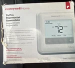 Honeywell Home T4 Series Thermostat Programmable TH411OU2005 New Sealed. Price: $54.99.