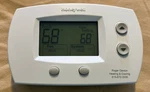 Honeywell Thermostat TH5220D1003 - Used Works Perfectly. Price: $24.00.
