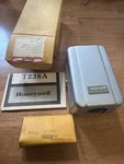 Honeywell T238A 1018 Outdoor Thermostat 3-WIRE New Old Stock. Price: $39.99.