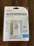 Honeywell 7-DAY Solar Programmable Light Switch Timer 1-POLE White RPLS540A New. Price: $30.00.