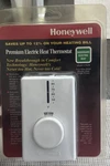 Honeywell Manual Thermostat For Electric Baseboard Heat Model CT62B New Vtg 2002. Price: $25.00.